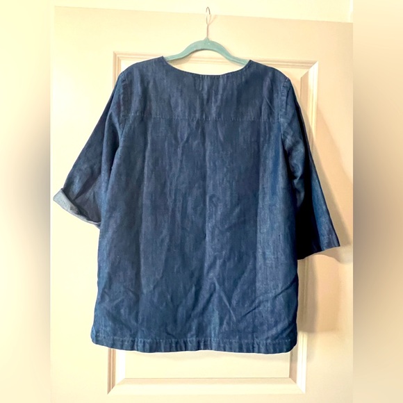 Top - Picture 2 of 3